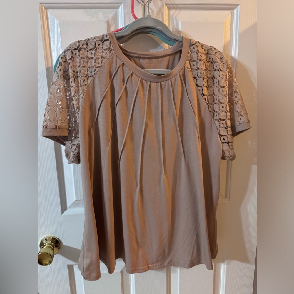 Women’s Blouse/T shirt top